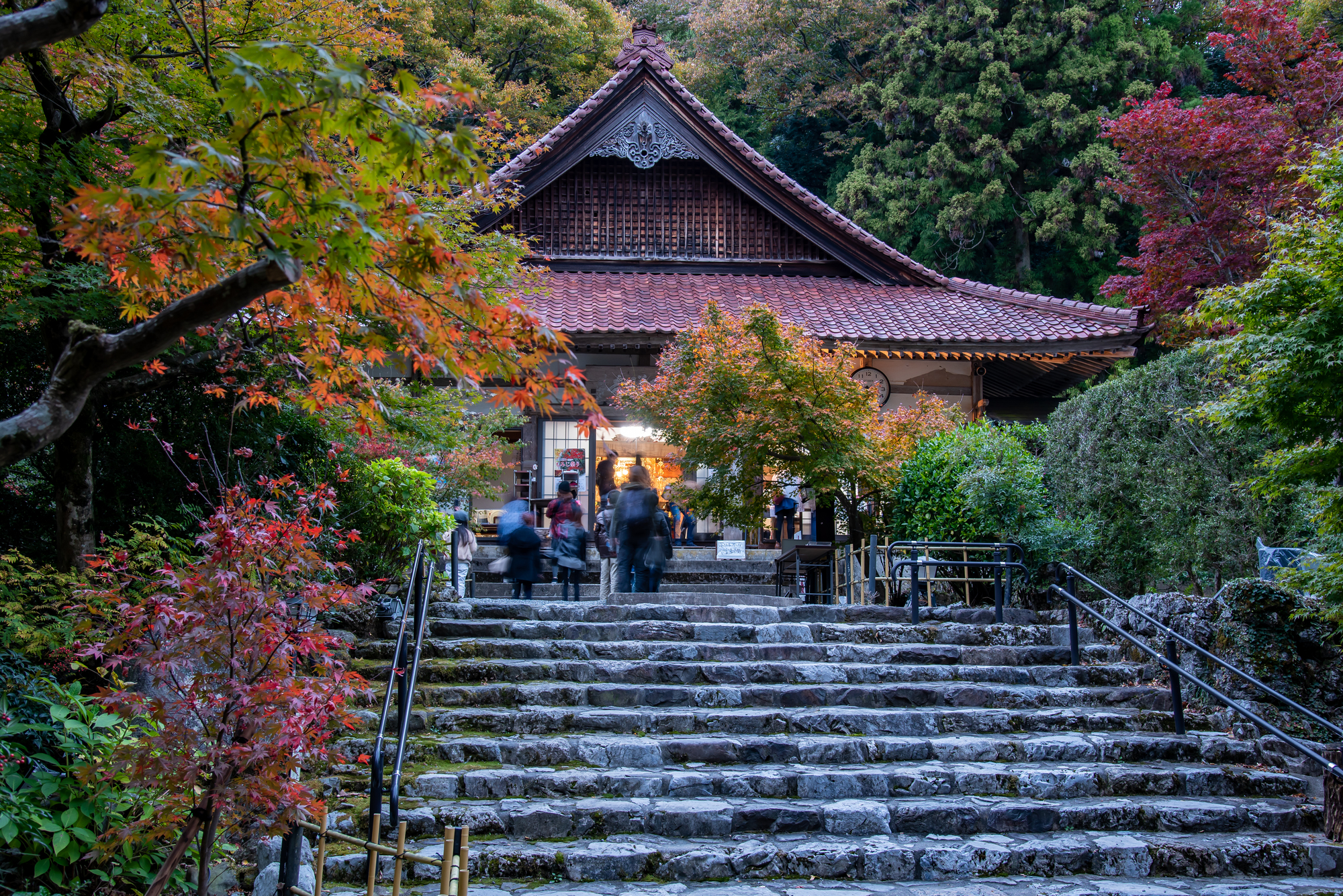 ひとり静かに悩まれる場面